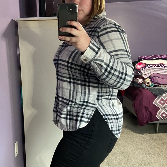 AMERICAN EAGLE FLANNEL TOP - Picture 2 of 2